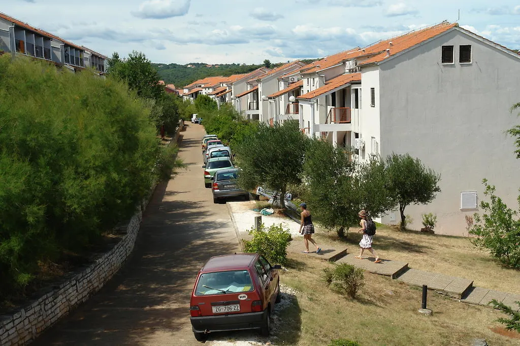 Apartments Hostin Garoful Duga Uvala Pavicini 0*,