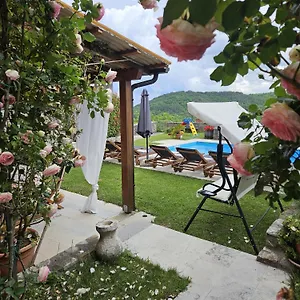 Letizia Villa